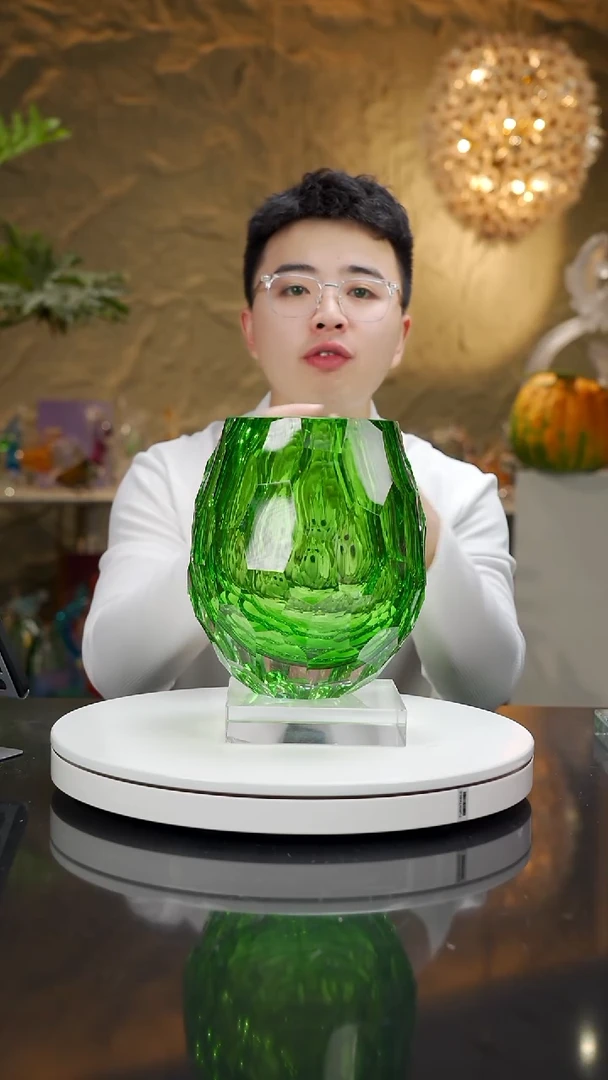 琉璃手工艺品福利祖母绿凹面花瓶（口不圆）