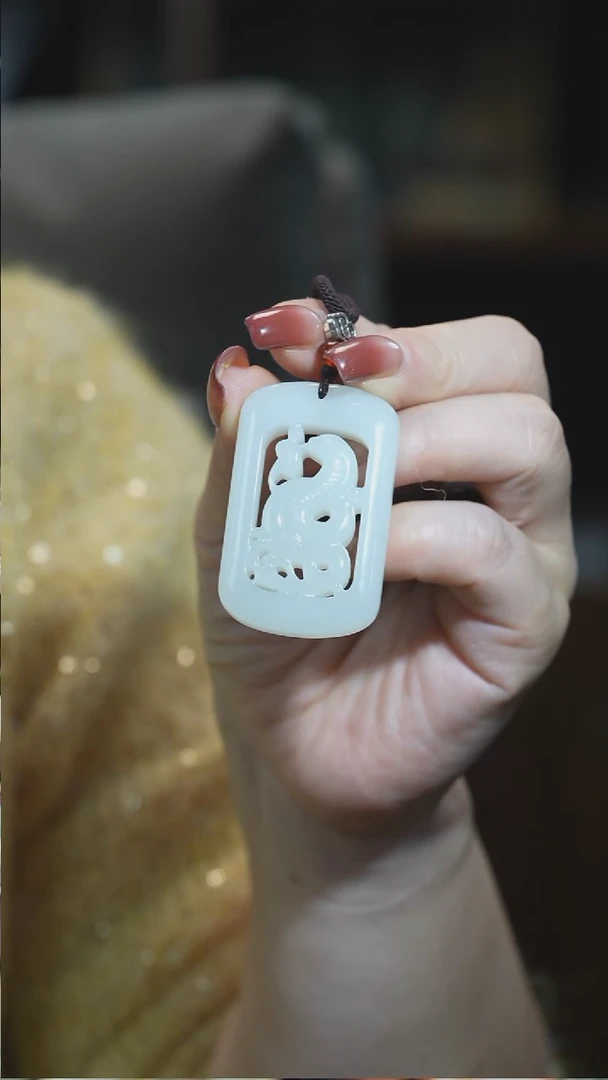 颈饰未镶嵌和田玉蛇