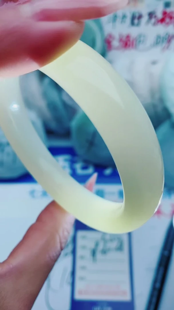 【闪购商品】石英质玉手镯未镶嵌C50-59-61