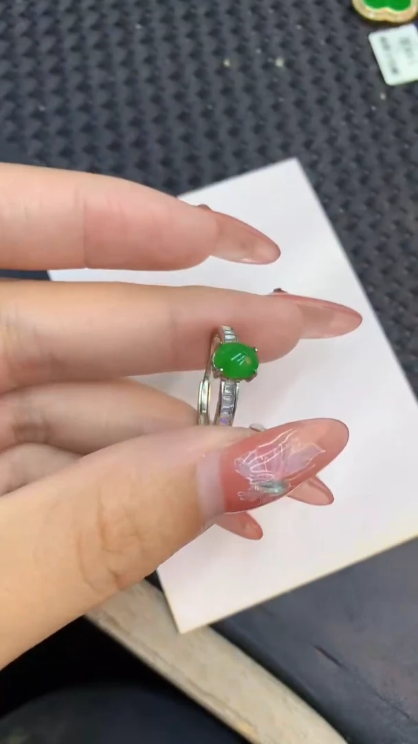 颈饰未镶嵌翡翠1