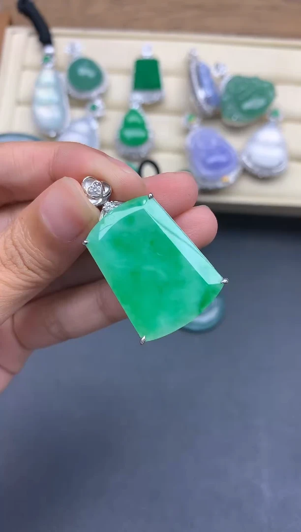 翡翠18K金镶嵌颈饰449-春日珠宝