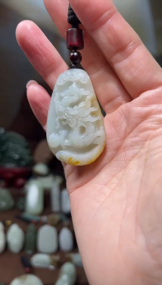 颈饰未镶嵌和田玉·