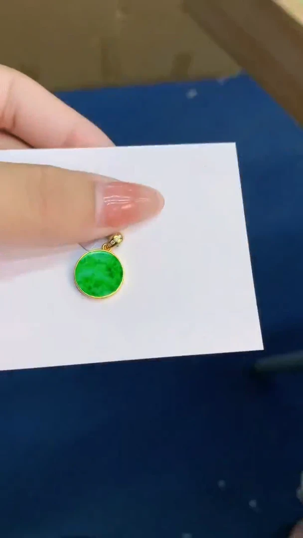 翡翠未镶嵌吊坠(不含链)1