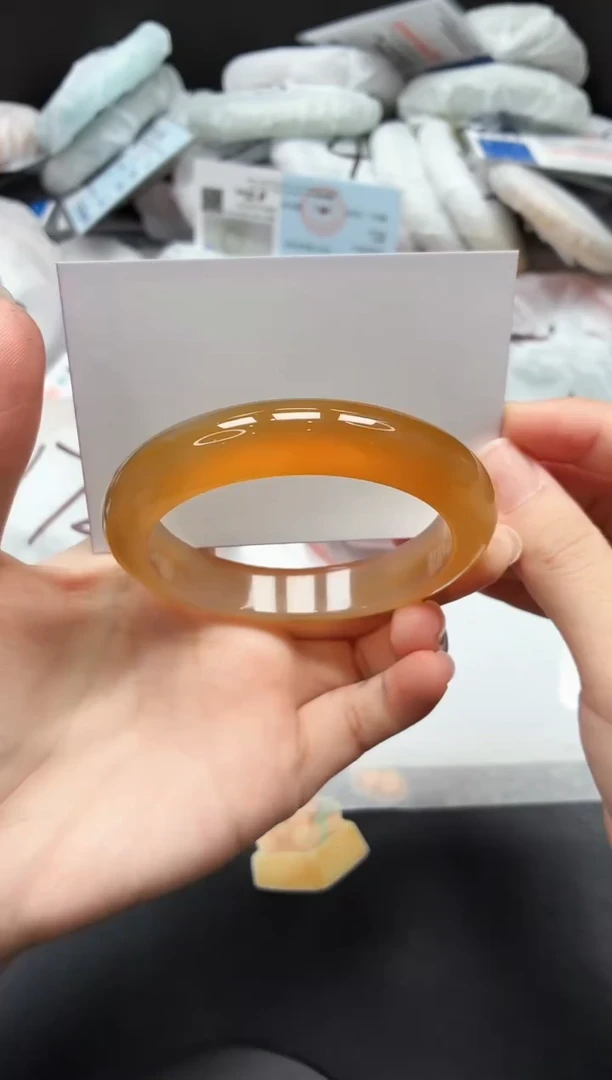 未镶嵌手镯石英质玉84/香槟58.8