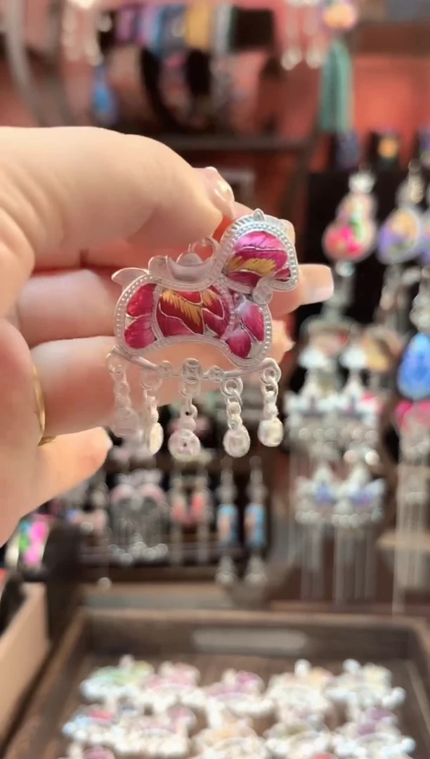 织绣 云织谣民族风精美饰品   290