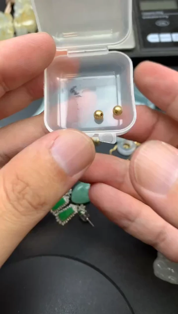 颈饰18K金镶嵌翡翠?****?金珠4mm