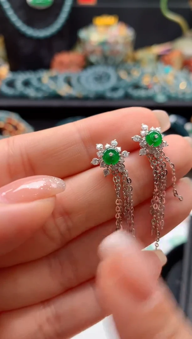 【闪购商品】翡翠颈饰18K金镶嵌0447765879