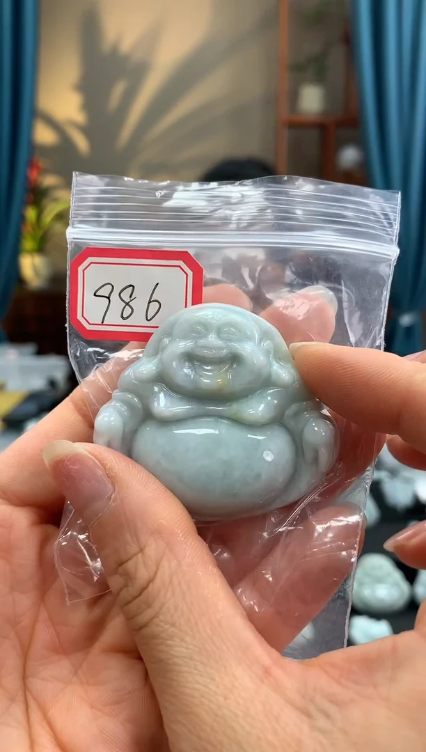 翡翠未镶嵌颈饰佛公 986微瑕