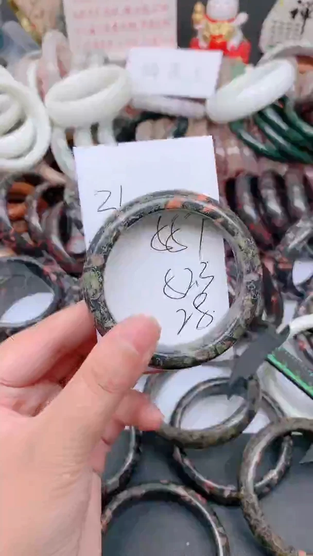 未镶嵌手镯石英质玉557