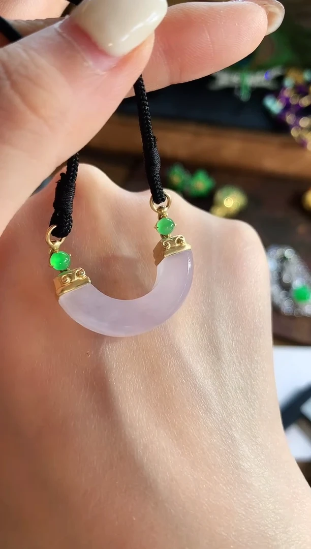 翡翠未镶嵌颈饰吊坠