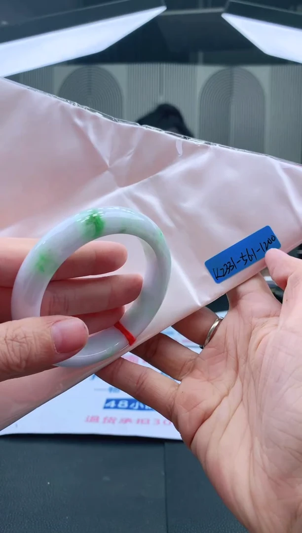 未镶嵌手镯翡翠56
