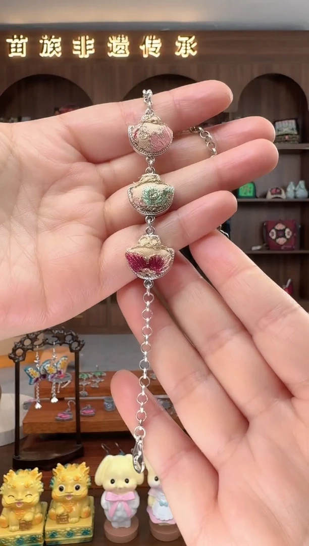 【闪购商品】织绣扶光苗绣传承67