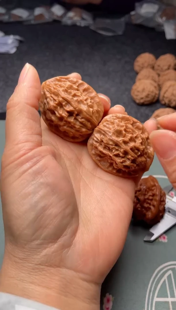 把件文玩核桃w200  大红袍   40