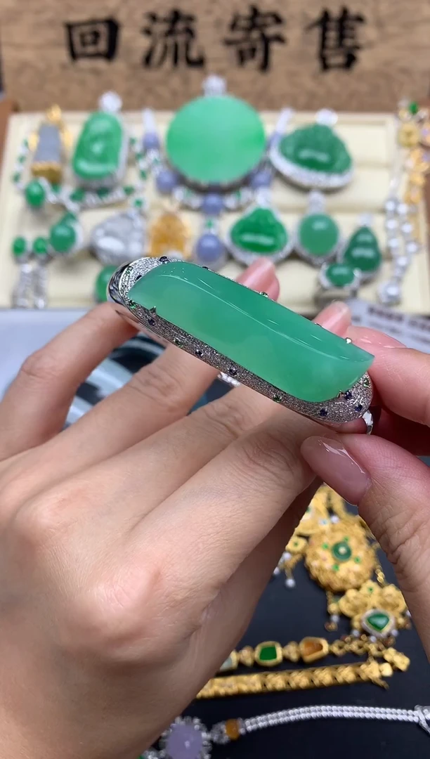 【闪购商品】翡翠手镯18K金镶嵌512-中国好珍宝