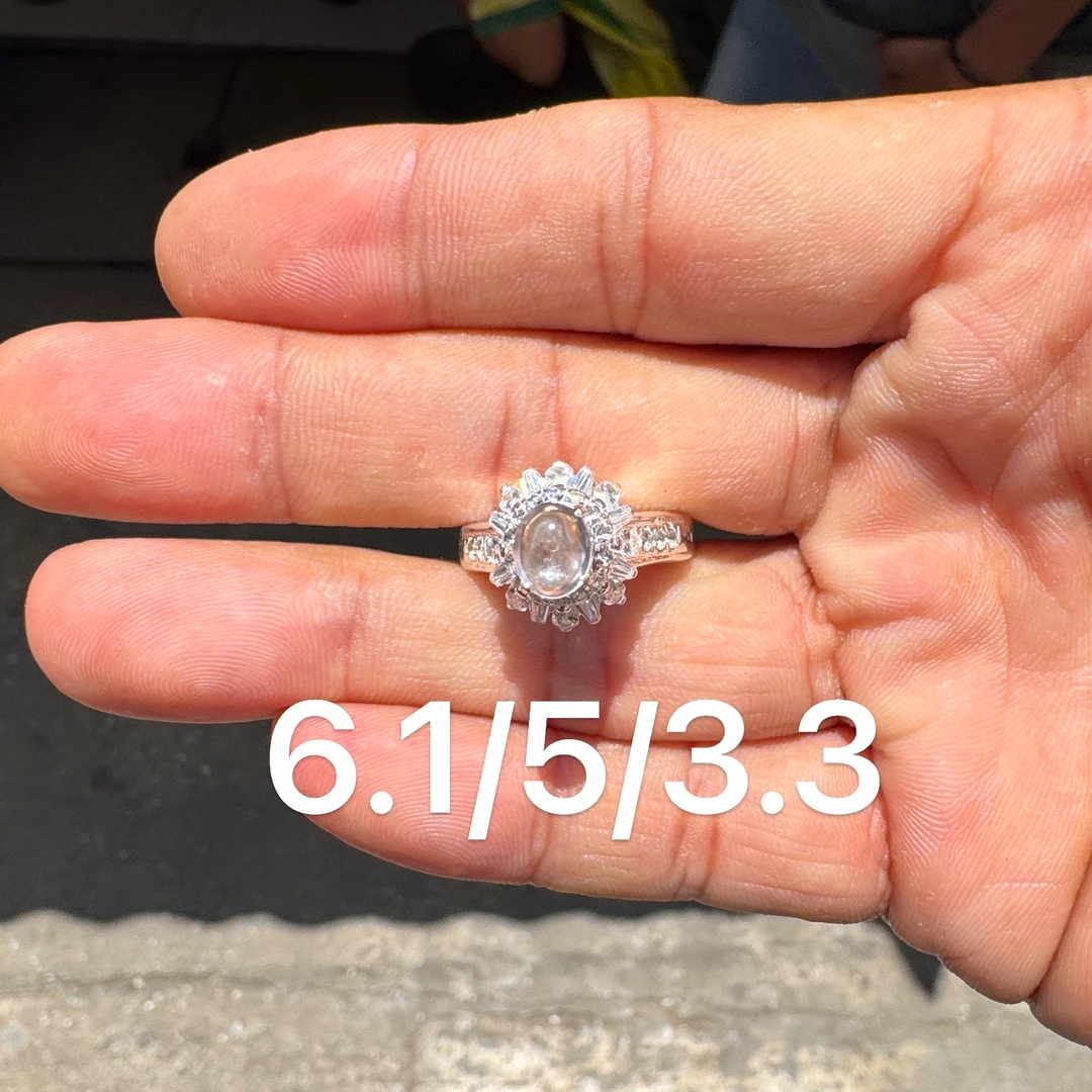 0612(小哪吒在源头)钻S种翡翠白冰戒面干净杠味荧光足M60