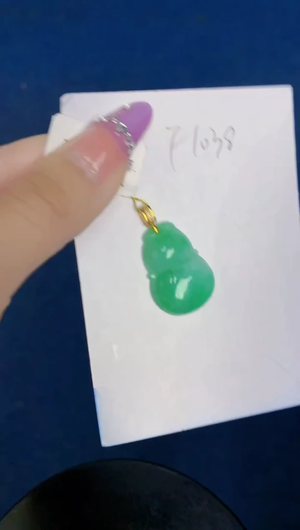 翡翠18K金镶嵌颈饰缅甸天然翡翠a货