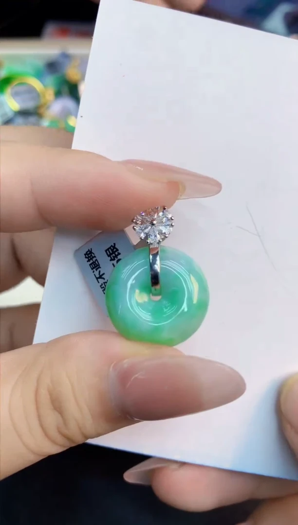 翡翠未镶嵌吊坠(不含链)1