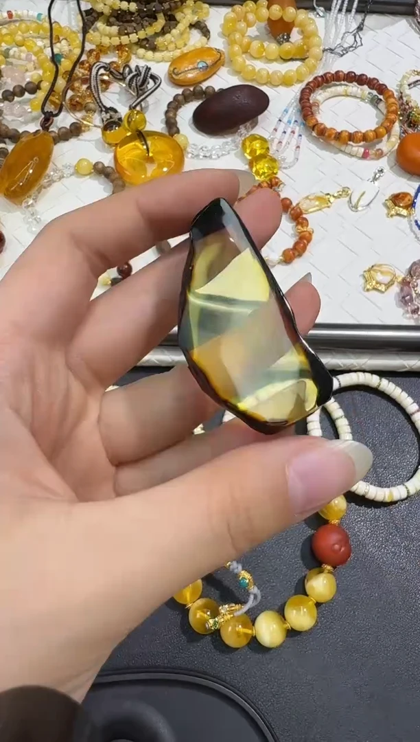 未镶嵌琥珀裸石X0424-1195-279