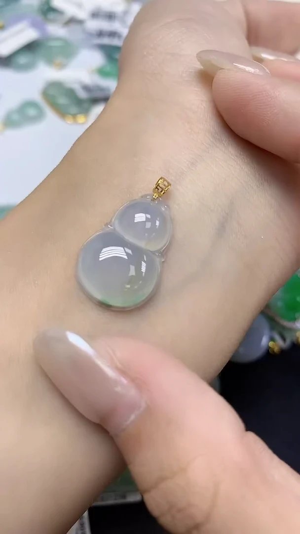 翡翠18K金镶嵌颈饰天然缅甸翡翠A货