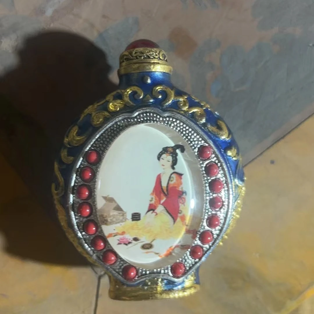 1个蓝色鼻烟胡摆件链接