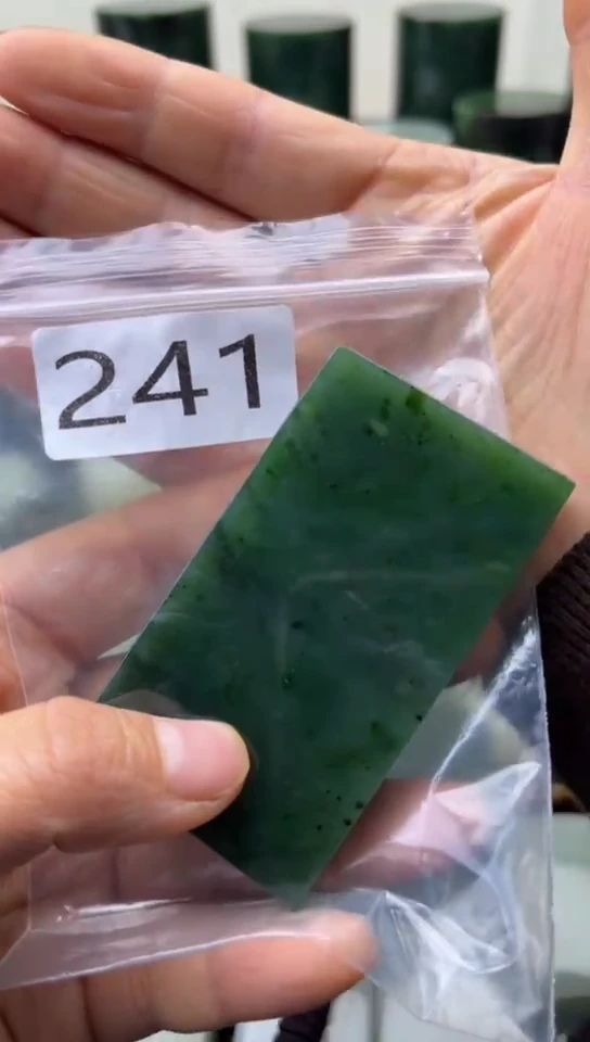 未镶嵌和田玉珠宝半成品牌子