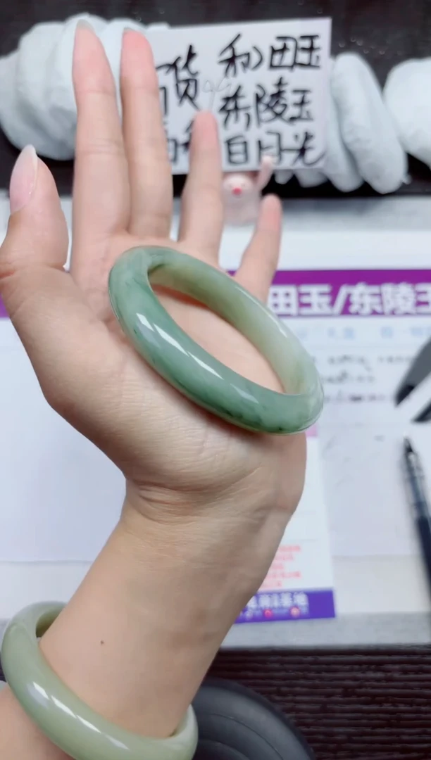 未镶嵌手镯石英质玉A179-56.57