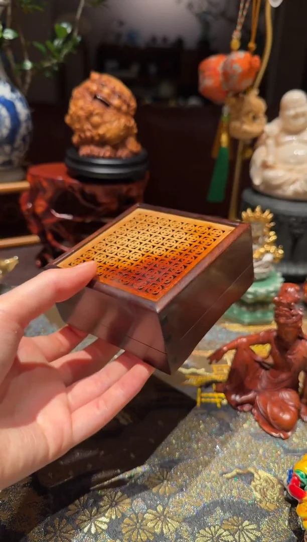 小叶黄杨嵌大红酸枝香盒