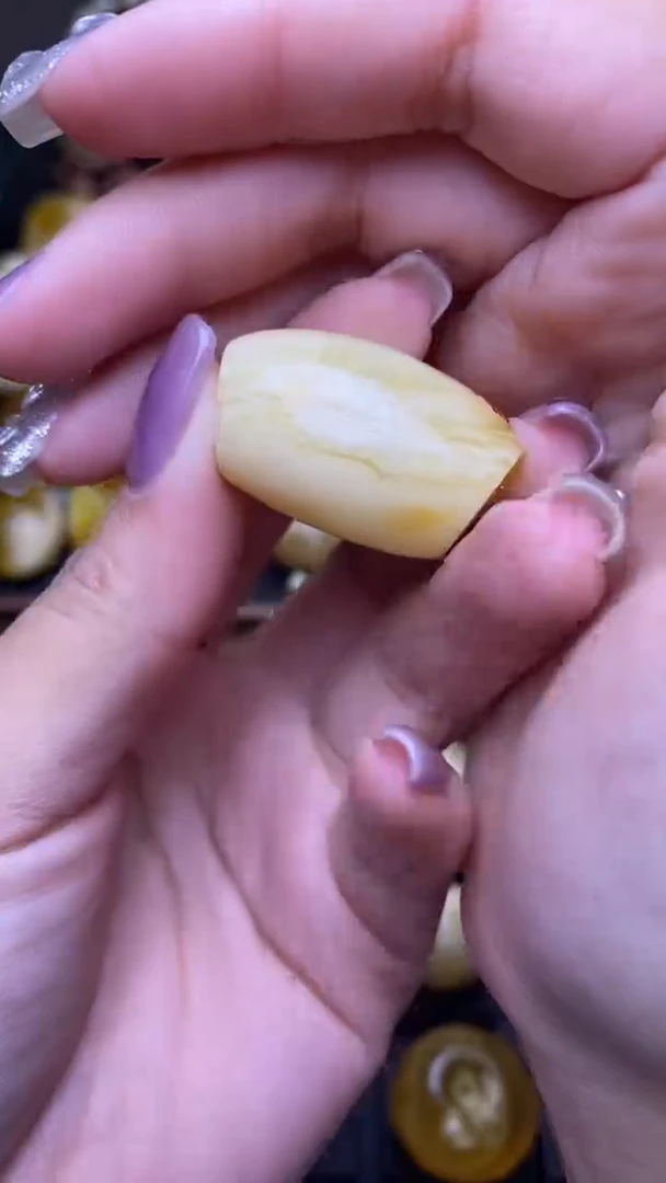 【闪购商品】琥珀裸石未镶嵌葵. 56