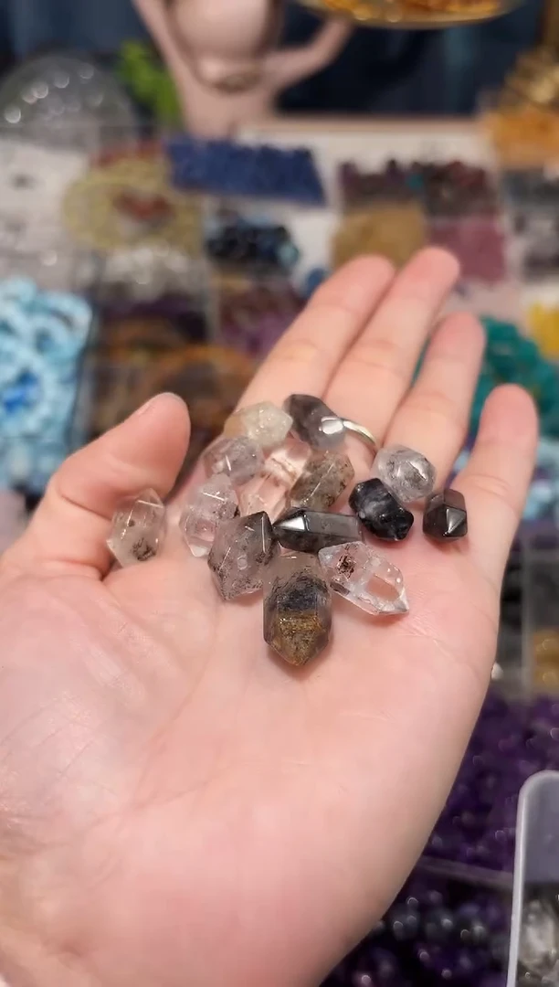 【闪购商品】水晶手串未镶嵌有坑闪灵双尖一颗