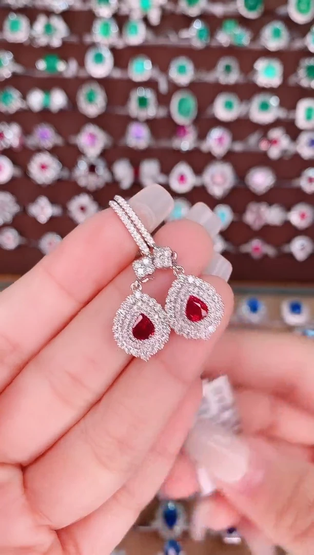 【闪购商品】红宝石18K金耳饰18K金镶嵌.