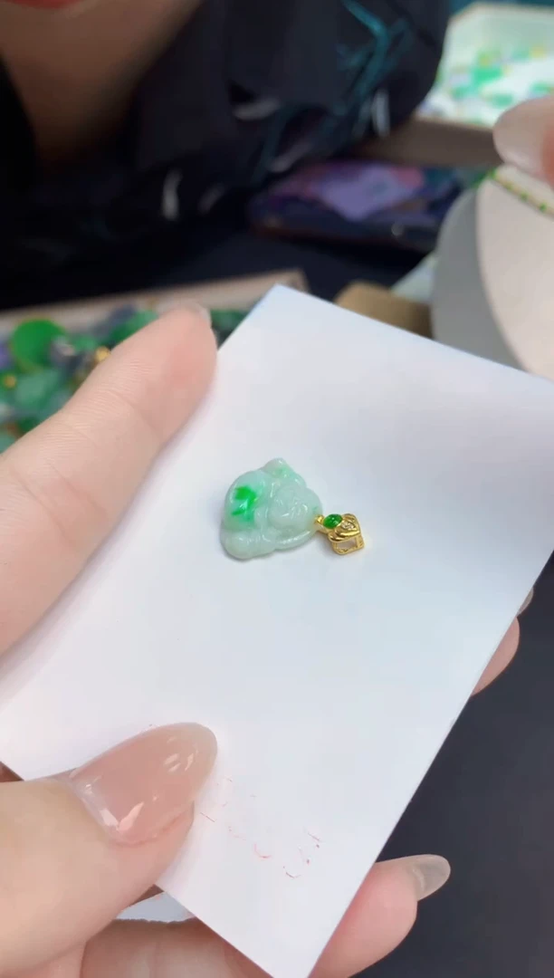 翡翠未镶嵌吊坠(不含链)0