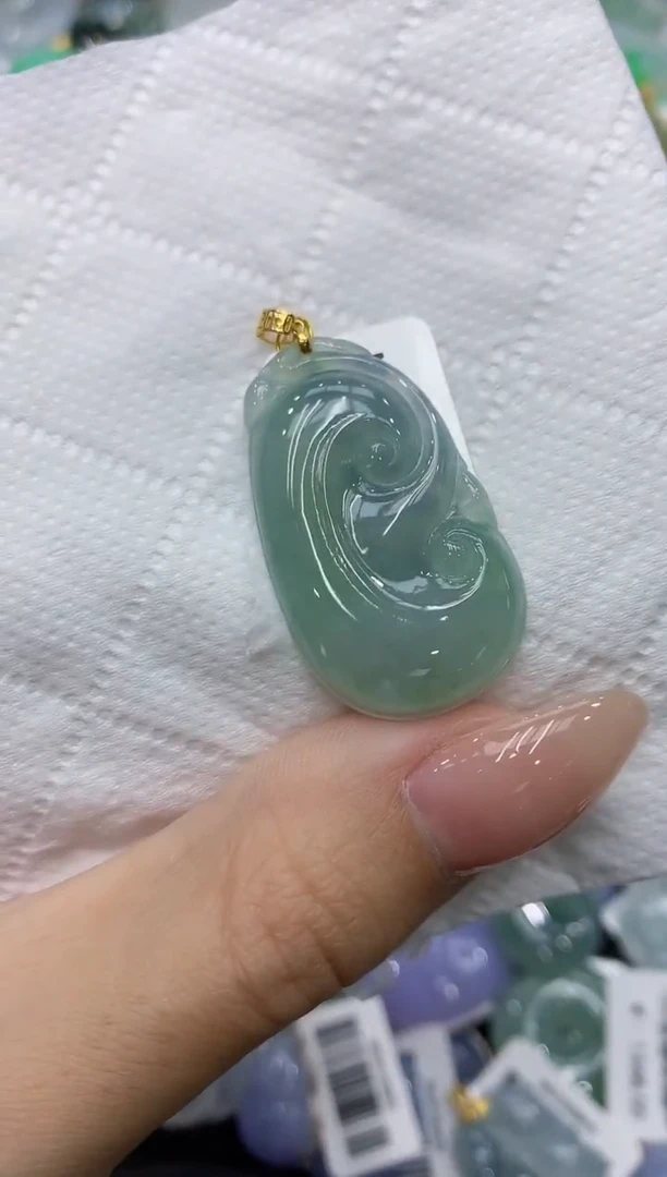 颈饰18K金镶嵌翡翠111111111111