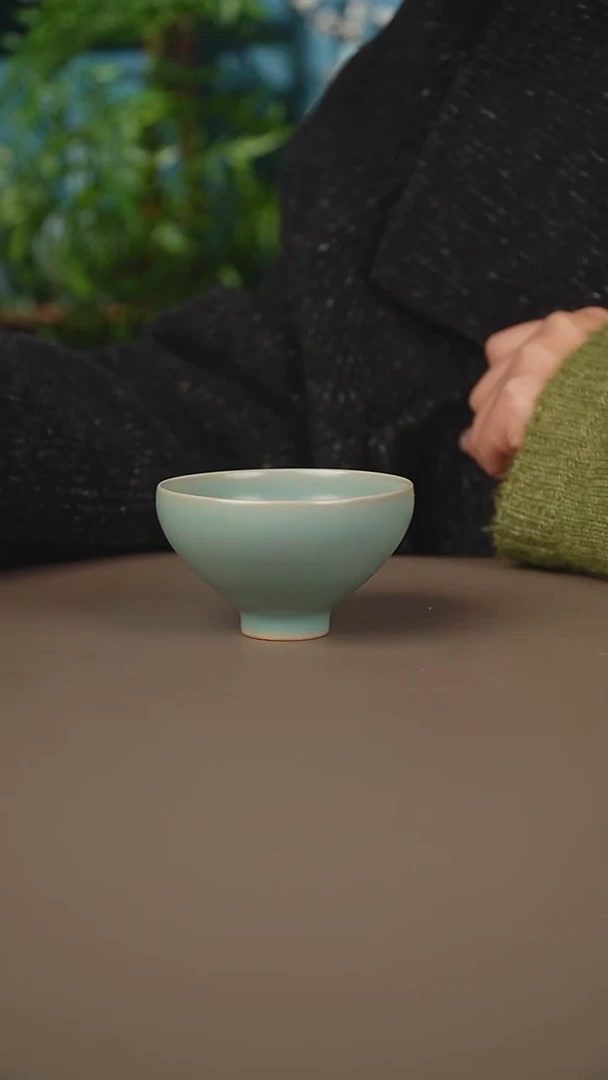 仿古天青鸡心盏杯微暇