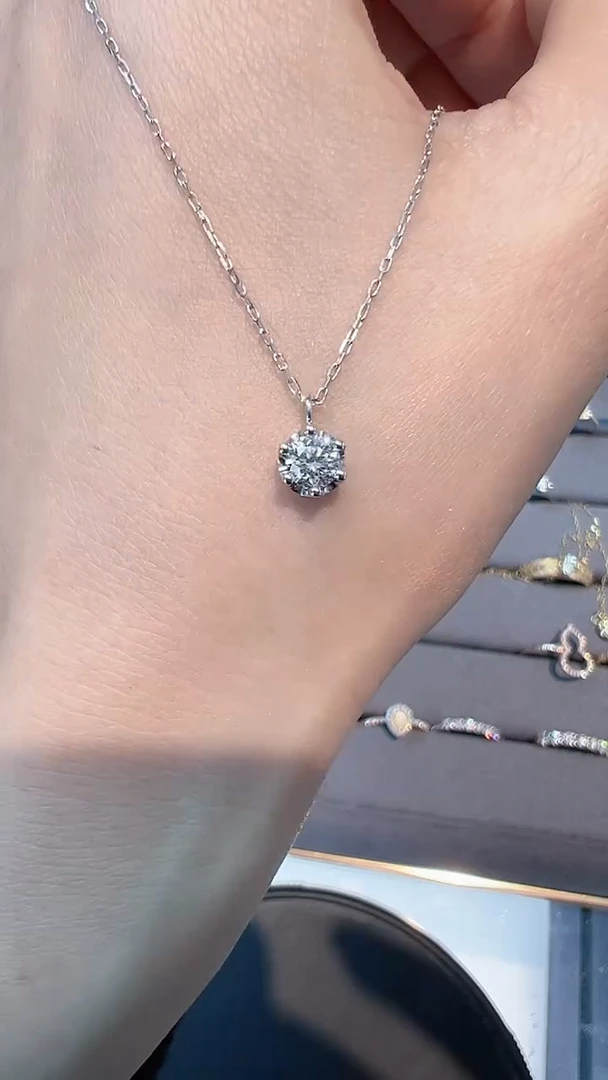 【闪购商品】钻石项链18K金镶嵌多样性发一