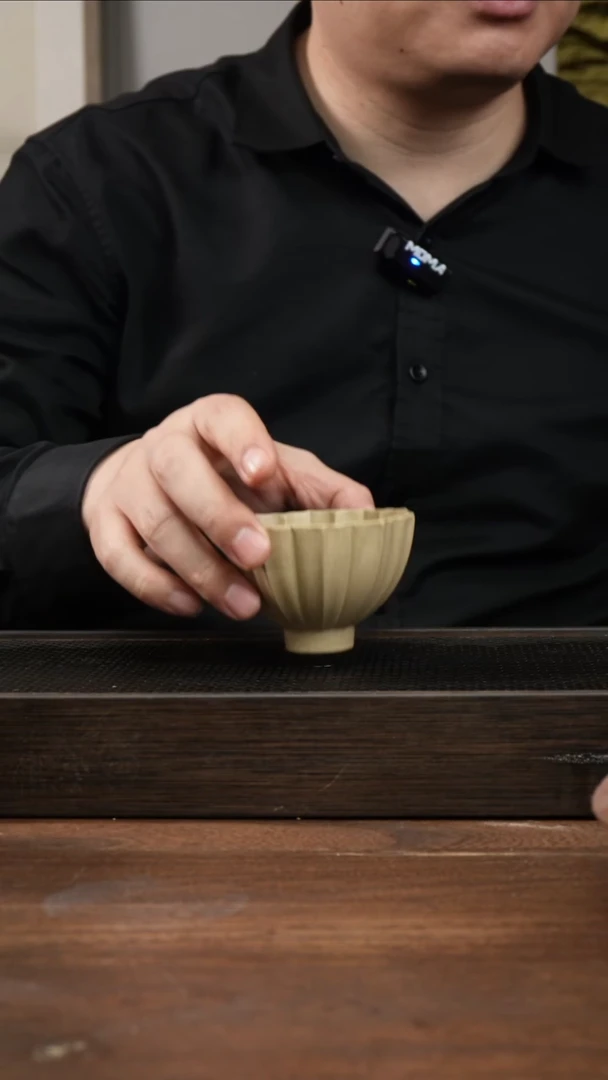 茶杯紫砂本绿筋纹杯 ！    微瑕