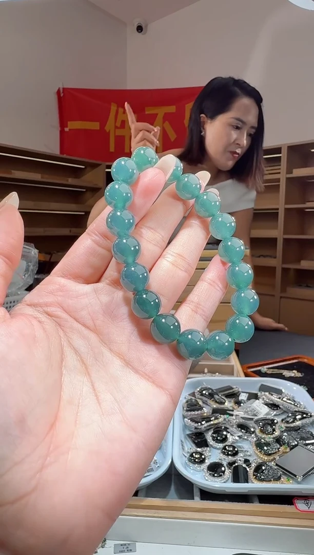 未镶嵌手串翡翠手串（多样性发其一）