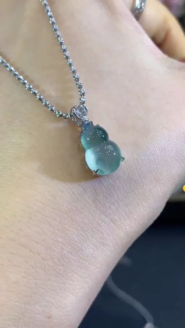 吊坠(不含链)18K金镶嵌翡翠B38