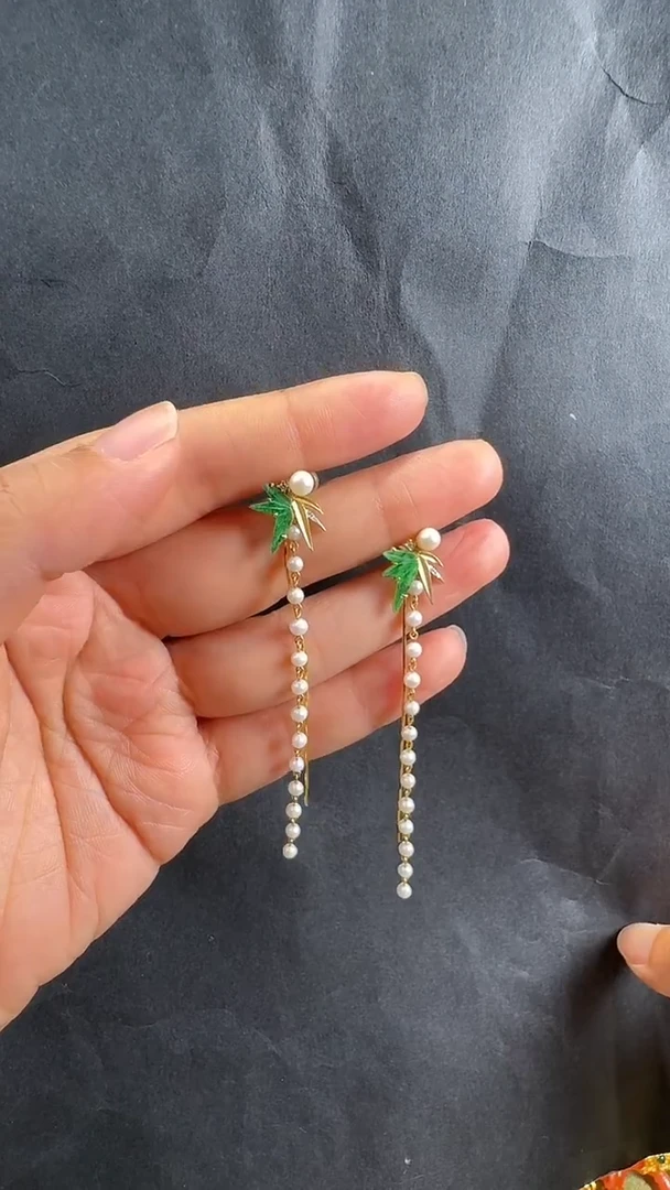 18K金镶嵌翡翠耳饰耳坠