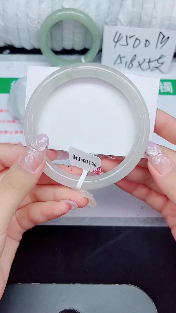 未镶嵌手镯石英质玉121-65