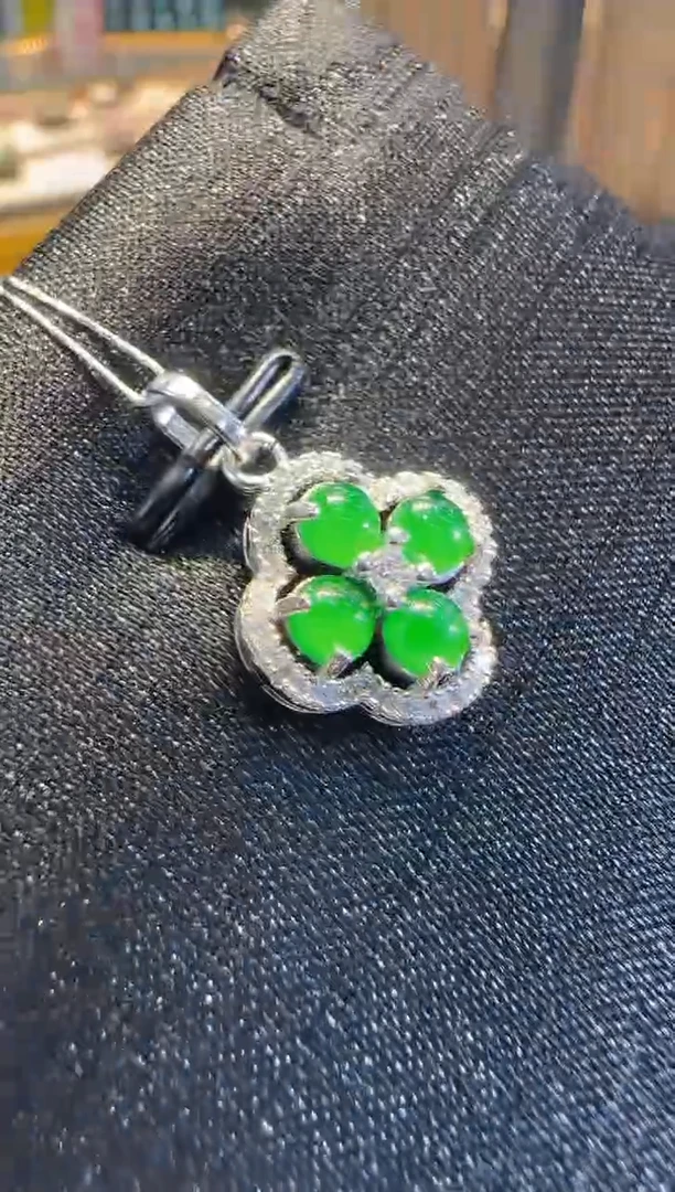 【闪购商品】翡翠吊坠(不含链)合金多样性发货一件