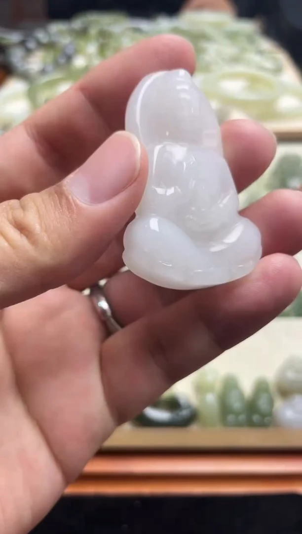 颈饰未镶嵌和田玉35白玉观音