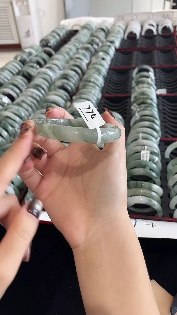 未镶嵌手镯石英质玉瑕774