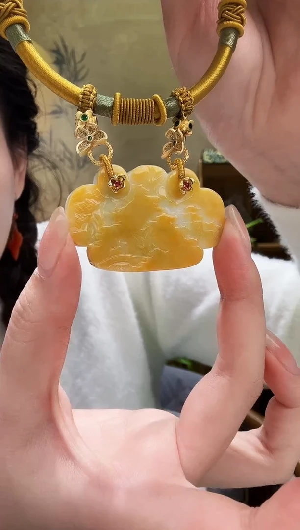 颈饰未镶嵌翡翠吊坠