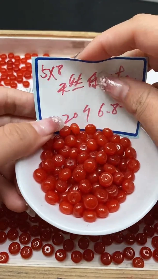 南红玛瑙散珠未镶嵌L122 柿子南红5*8mm20个6.8元