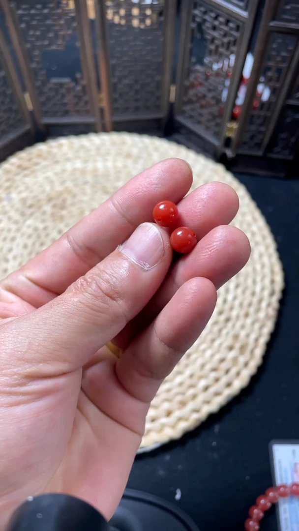 未镶嵌圆珠南红玛瑙A****a圆珠8mm一对