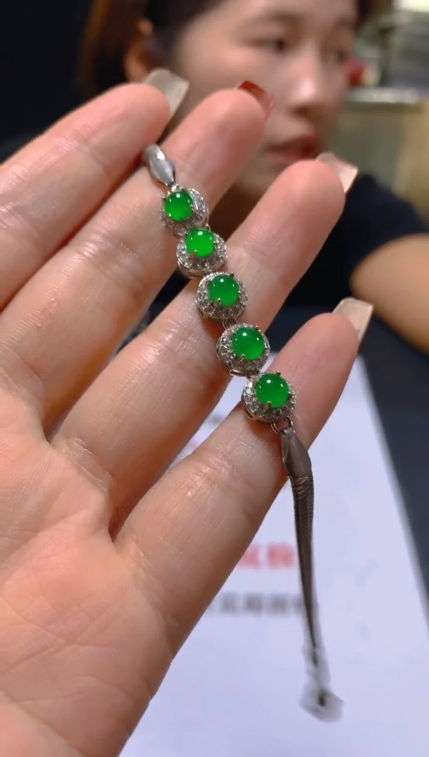 未镶嵌手链翡翠多样性发一