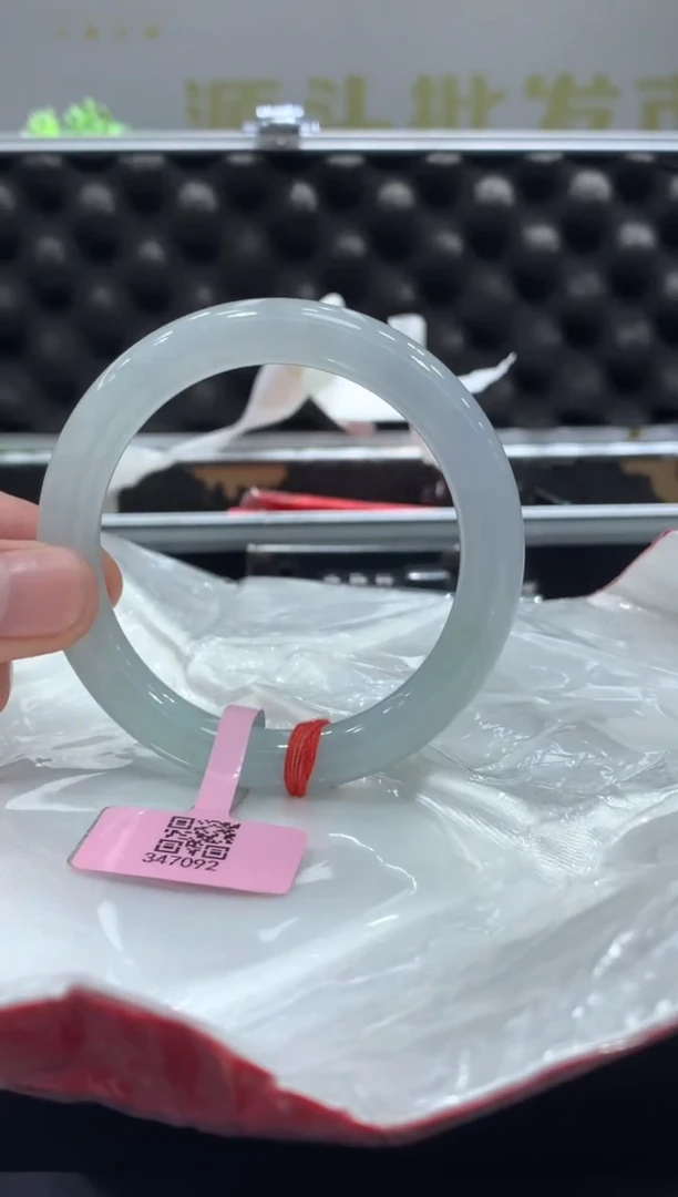 未镶嵌手镯翡翠翡翠手镯