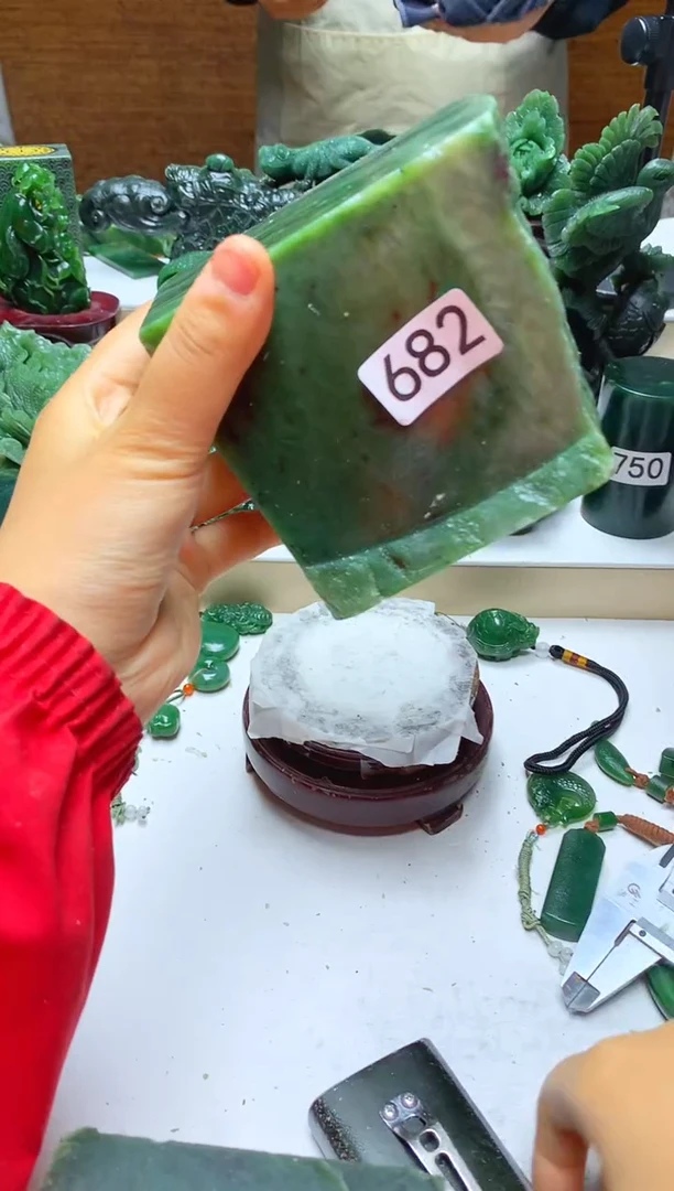 未镶嵌和田玉摆件1