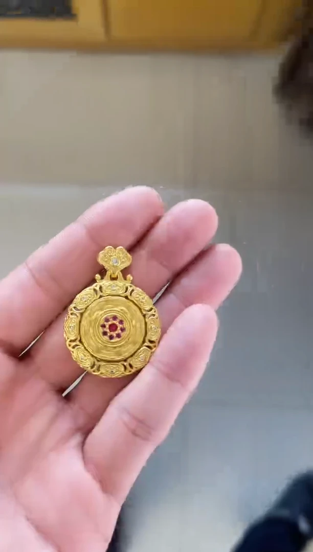 ，时来运转设计师款吊坠
