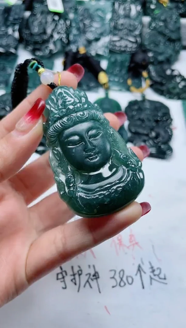 【闪购商品】翡翠颈饰未镶嵌          